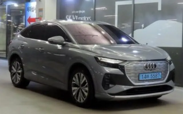 수원수입중고차시세표가격 Q4 e-트론 40 스포트백 매물 사진 5 - 2024/08 54,179km